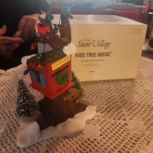 Department 56 Kids Tree House with Multicolor Lights